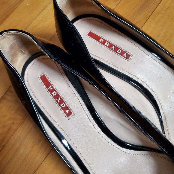 Prada Black Patent Leather Pumps, EU 40 - Picture 4 of 11